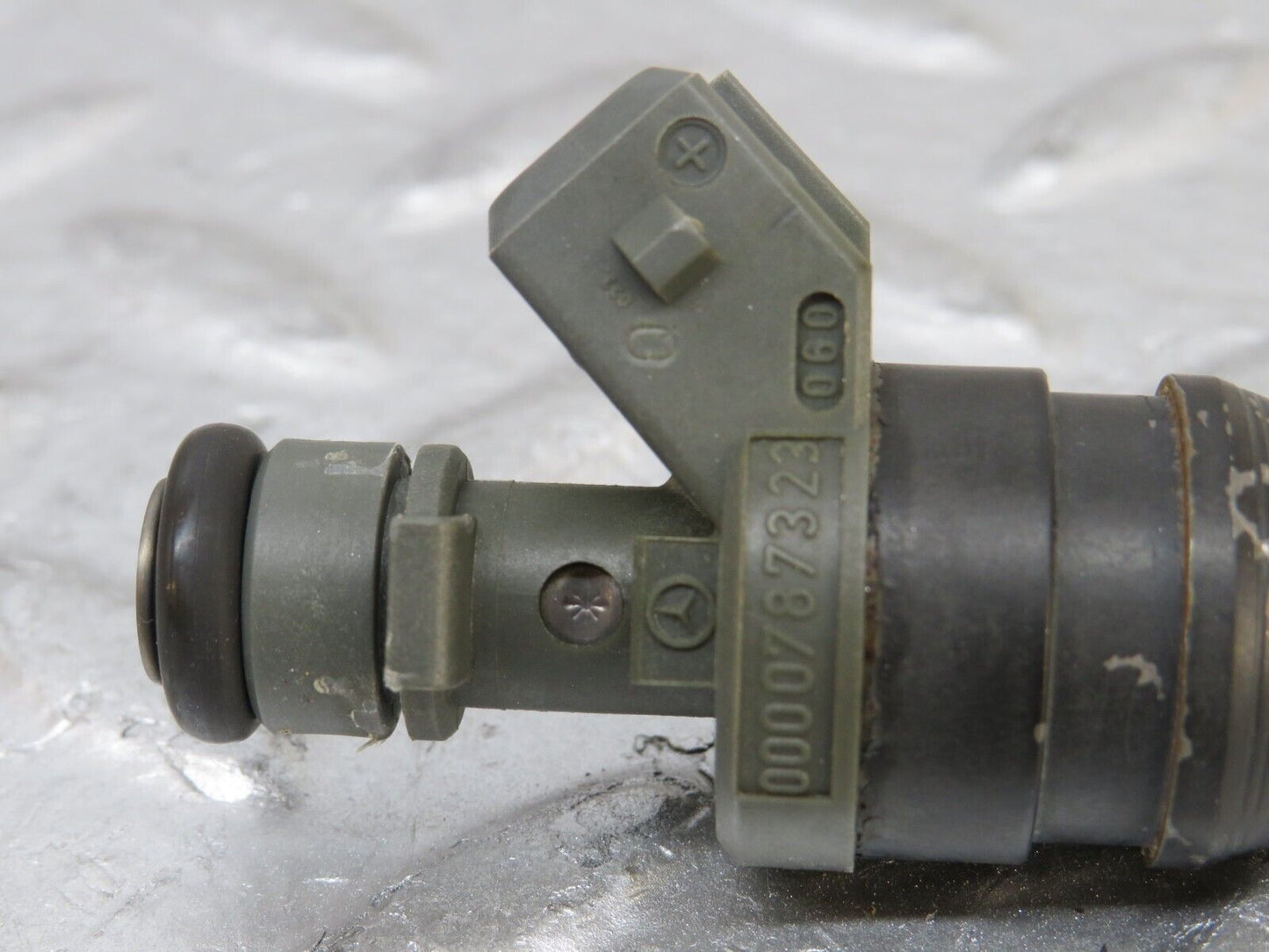 26716 Mercedes-Benz C124 220CE Coupe Fuel Injector Bosch 0000787323 0280155209