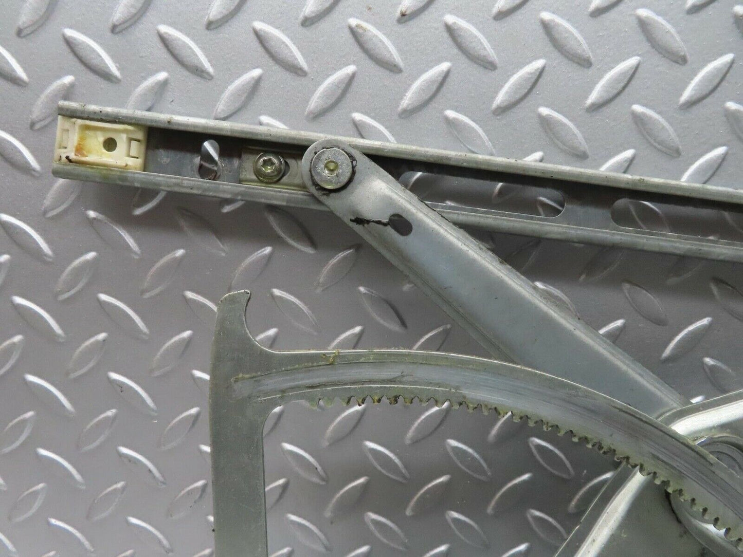 14938 Mercedes-Benz W140 S320 Front Left Power Window Regulator