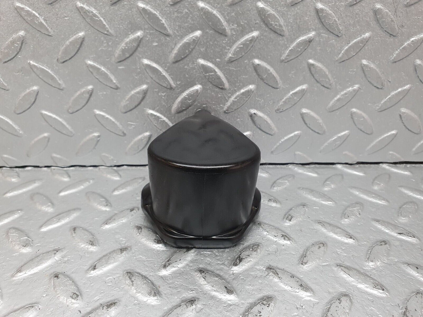 41091 Mercedes-Benz W126 300SE Ignition Coil Cover Cap 0001582285