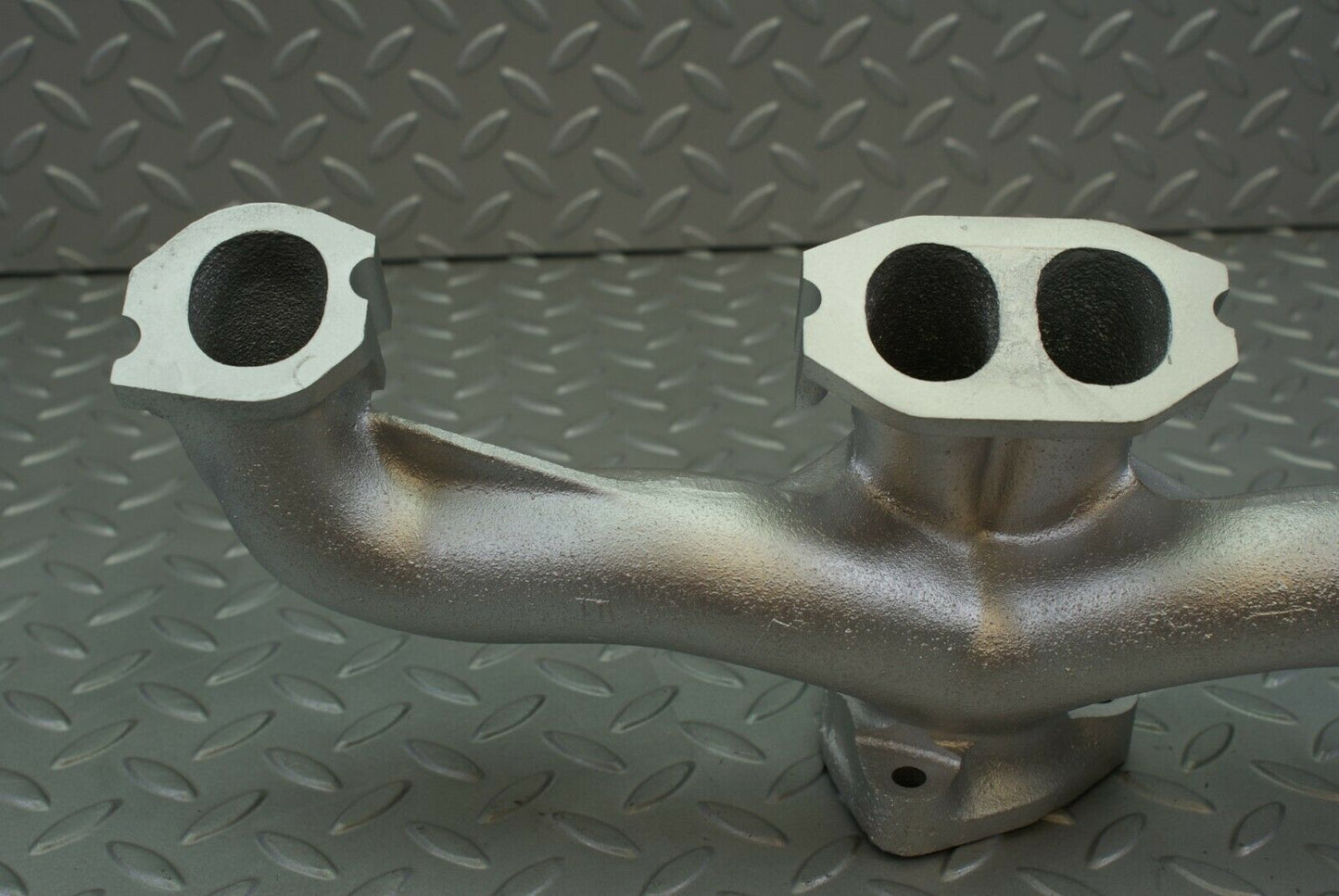 3065 Mercedes-Benz W115 220D Exhaust Manifold 6151420701