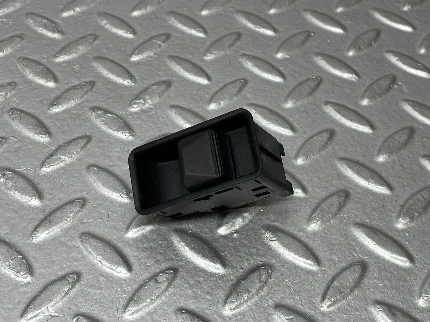 32374 Mercedes-Benz S124 300TE Wagon Sunroof Switch 1248203510