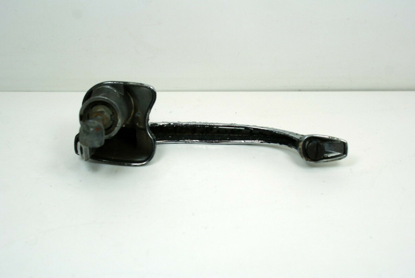 2068 Mercedes-Benz W105 219 PONTON Rear Right Door Handle
