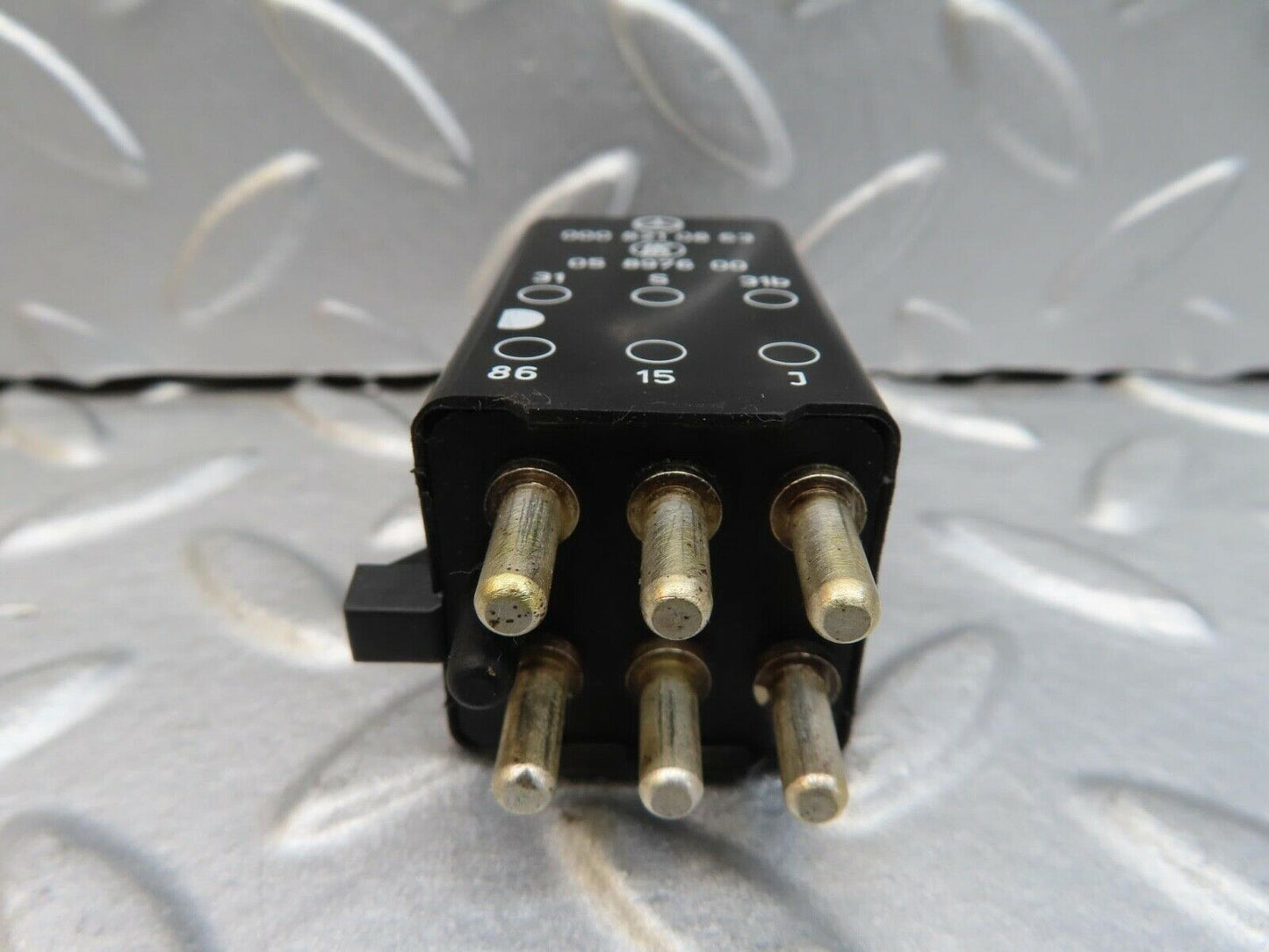 16103 Mercedes-Benz W123 280E Intermittent Wiper Relay 0008210863