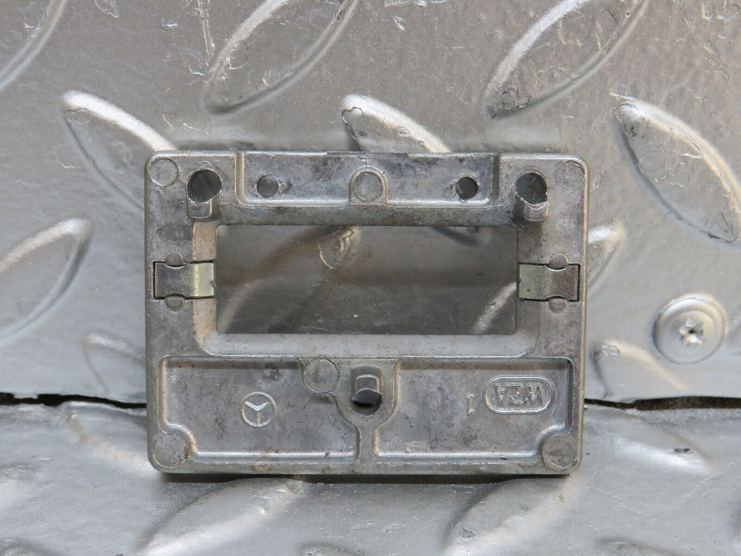 29325 Mercedes-Benz W124 230E Rear View Mirror Bracket