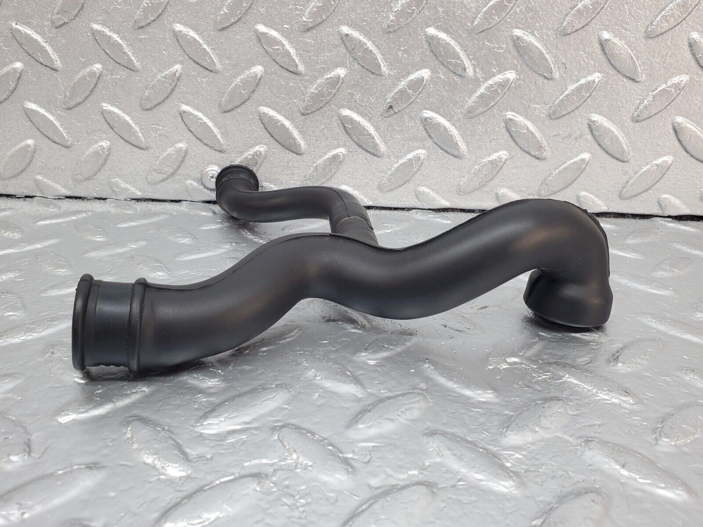 45381 Mercedes-Benz 280E M110.983 Air Intake Pipe 1100944382 1100942882