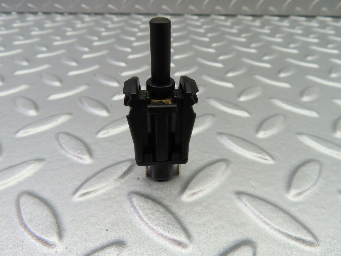 6428 Mercedes-Benz W126 380SE Door Contact Switch 0015458714