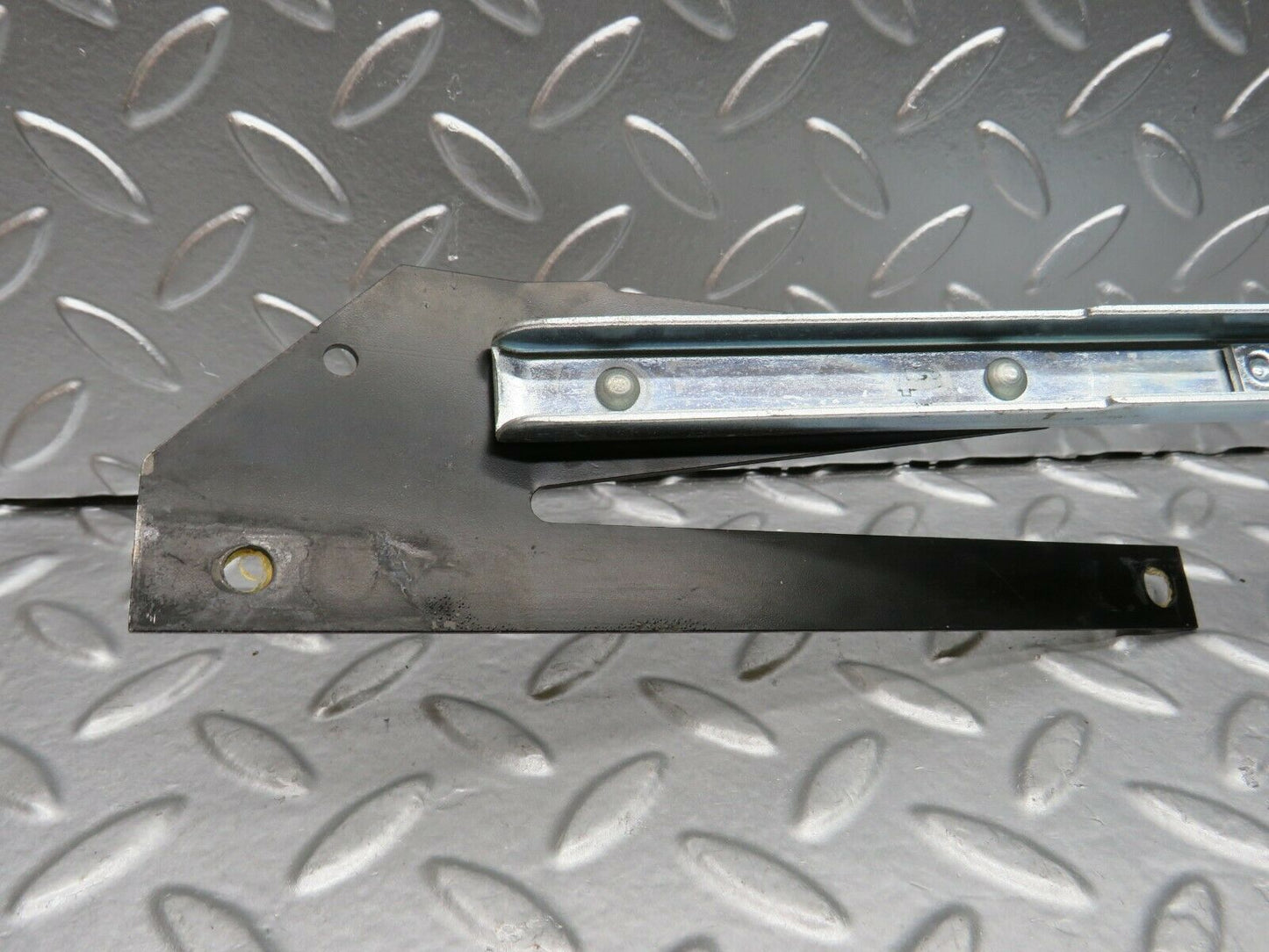 22304 Mercedes-Benz S123 280TE Wagon Front Right Adjusting Handle