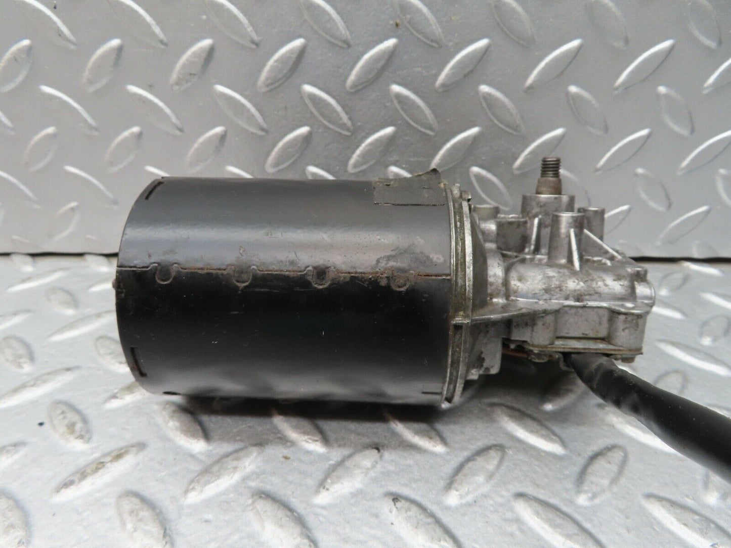 17049 Mercedes-Benz C123 280CE Coupe Wiper Motor