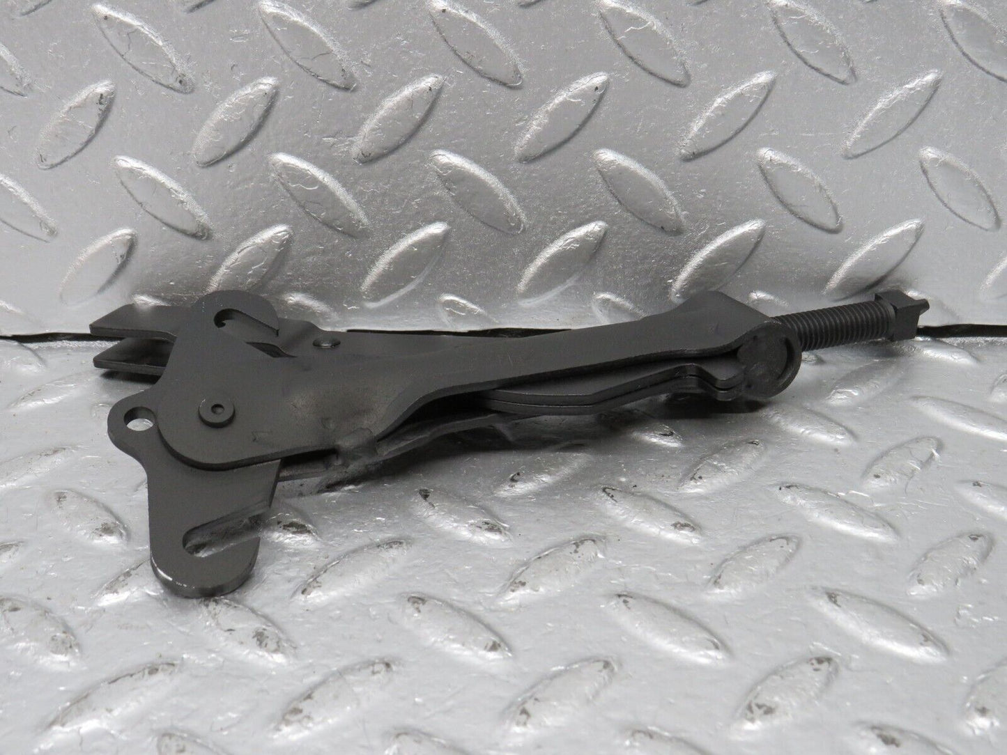 40544 Mercedes-Benz W123 300D Handbrake Adjusting Handbrake Regulator