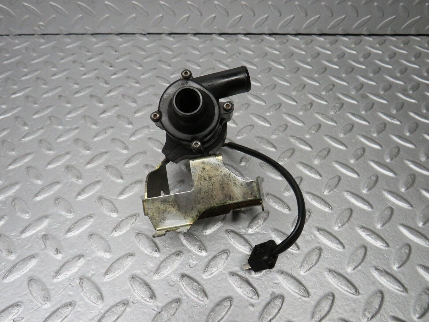 38406 Mercedes-Benz R129 280SL Coupe Heating Water Pump 0018351064
