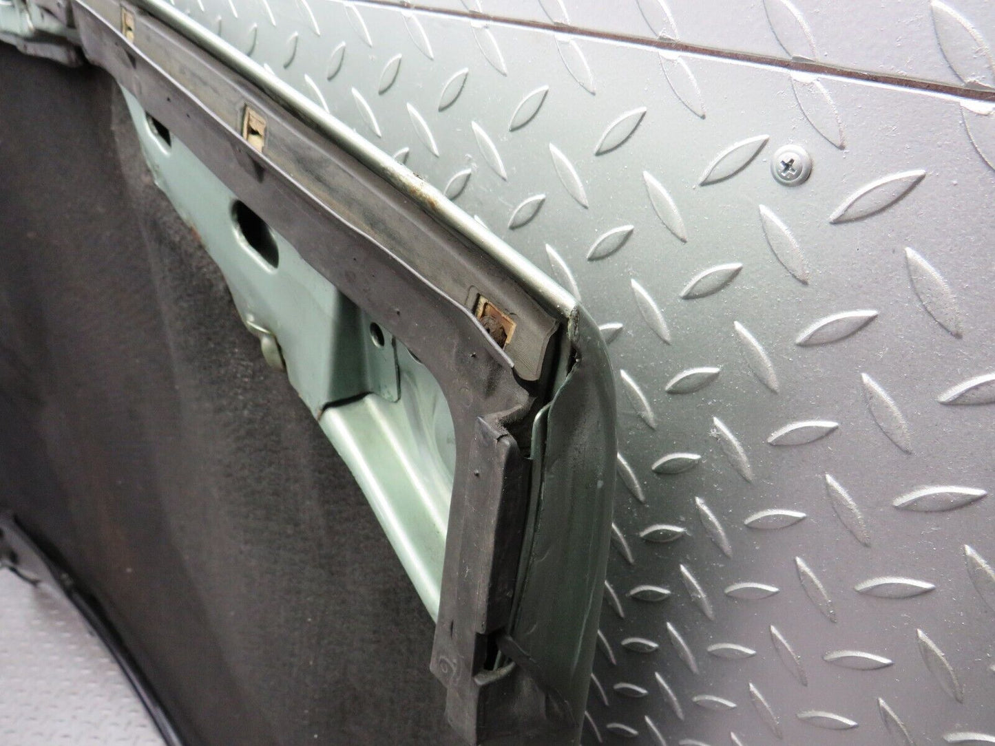 34255 Mercedes-Benz W124 260E Bonnet