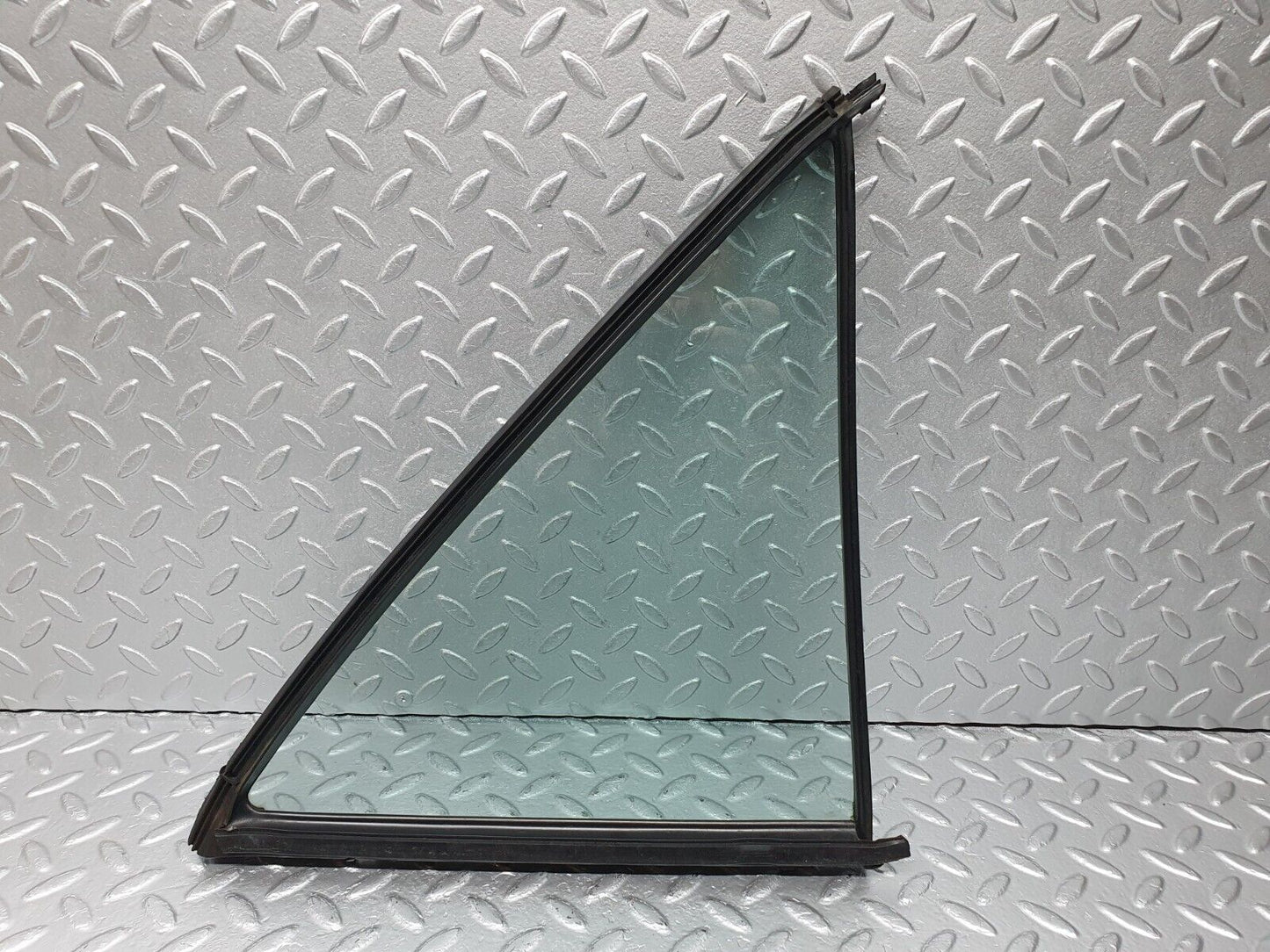 41411 Mercedes-Benz W124 200E Rear Left Quarter Window Glass 1247350524