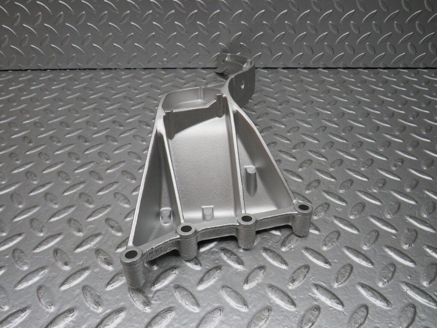 30146 Porsche 924 Exhaust Rear Silencer Bracket 477253243