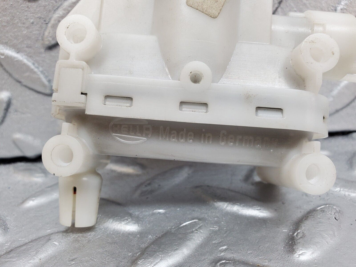 44755 Mercedes-Benz W124 220E Right Door Lock Vacuum Actuator Hella