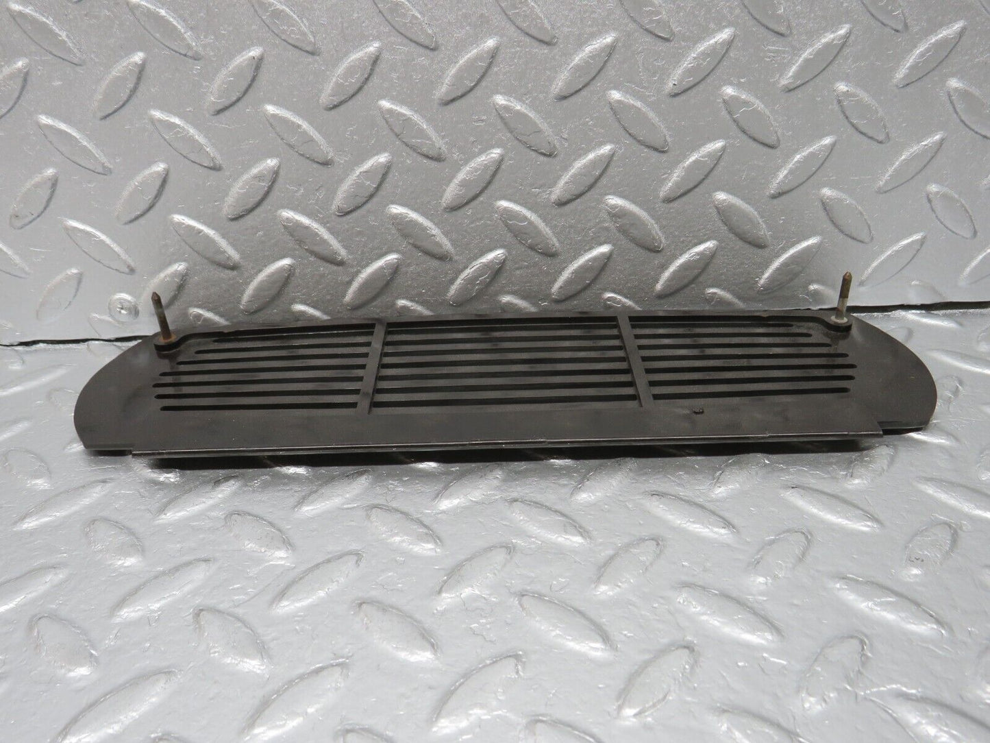 40324 Mercedes-Benz W110 230 Dashboard Speaker Cover