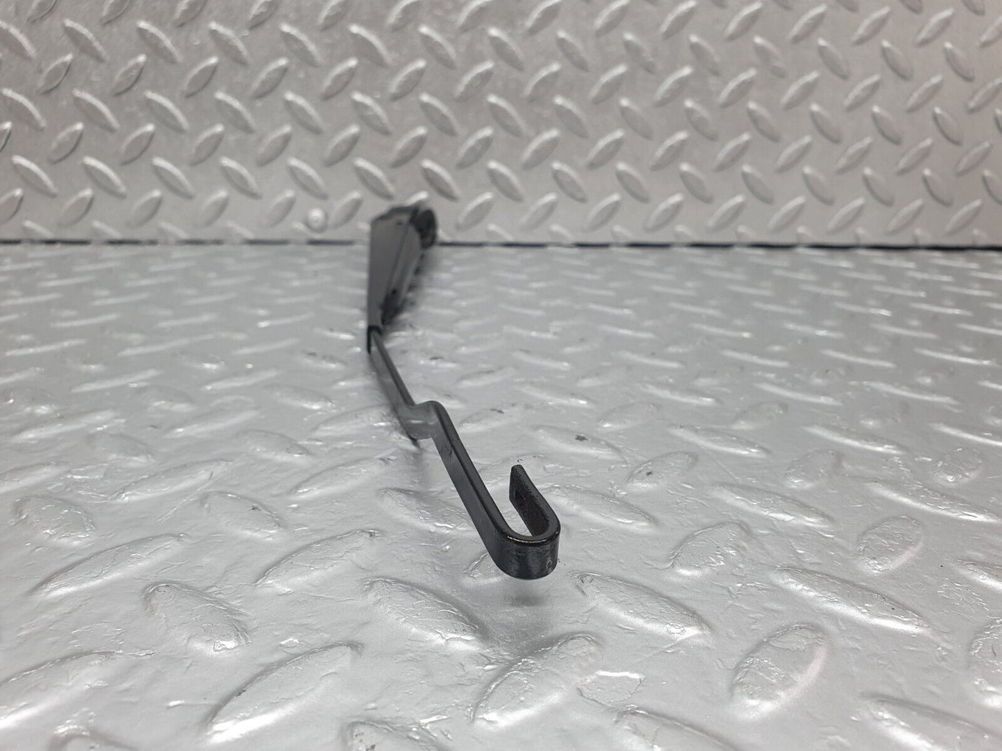 43983 Mercedes-Benz C123 230CE Coupe Wiper Arm Bosch Left Side
