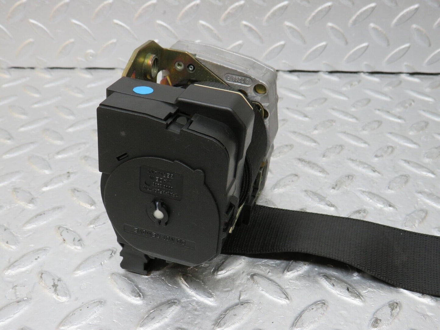 35084 Mercedes-Benz W210 320E Front Left Seat Belt 2108606585 1248600088