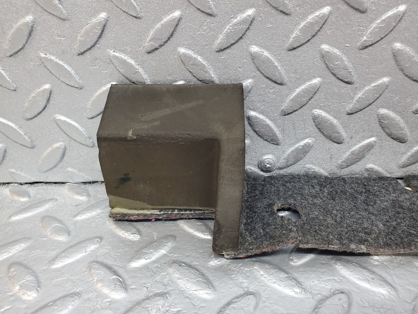 45734 Mercedes-Benz W126 420SE Rear Centre Seat Belt Carpet 1248600097