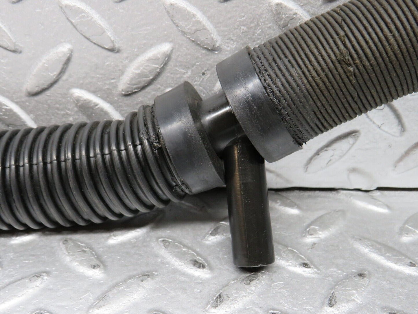 37578 Mercedes-Benz W109 300SEL Trunk Water Drain Hose Pipe