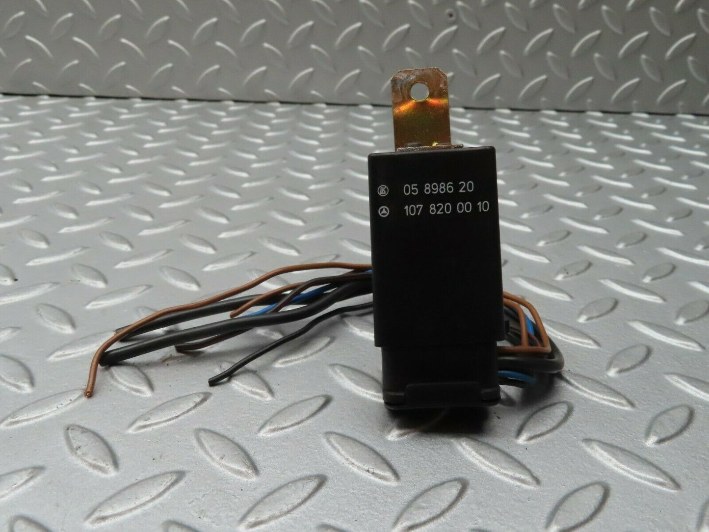 4191 Mercedes-Benz S123 200T Wagon Rear Heated Window Relay 1078200010