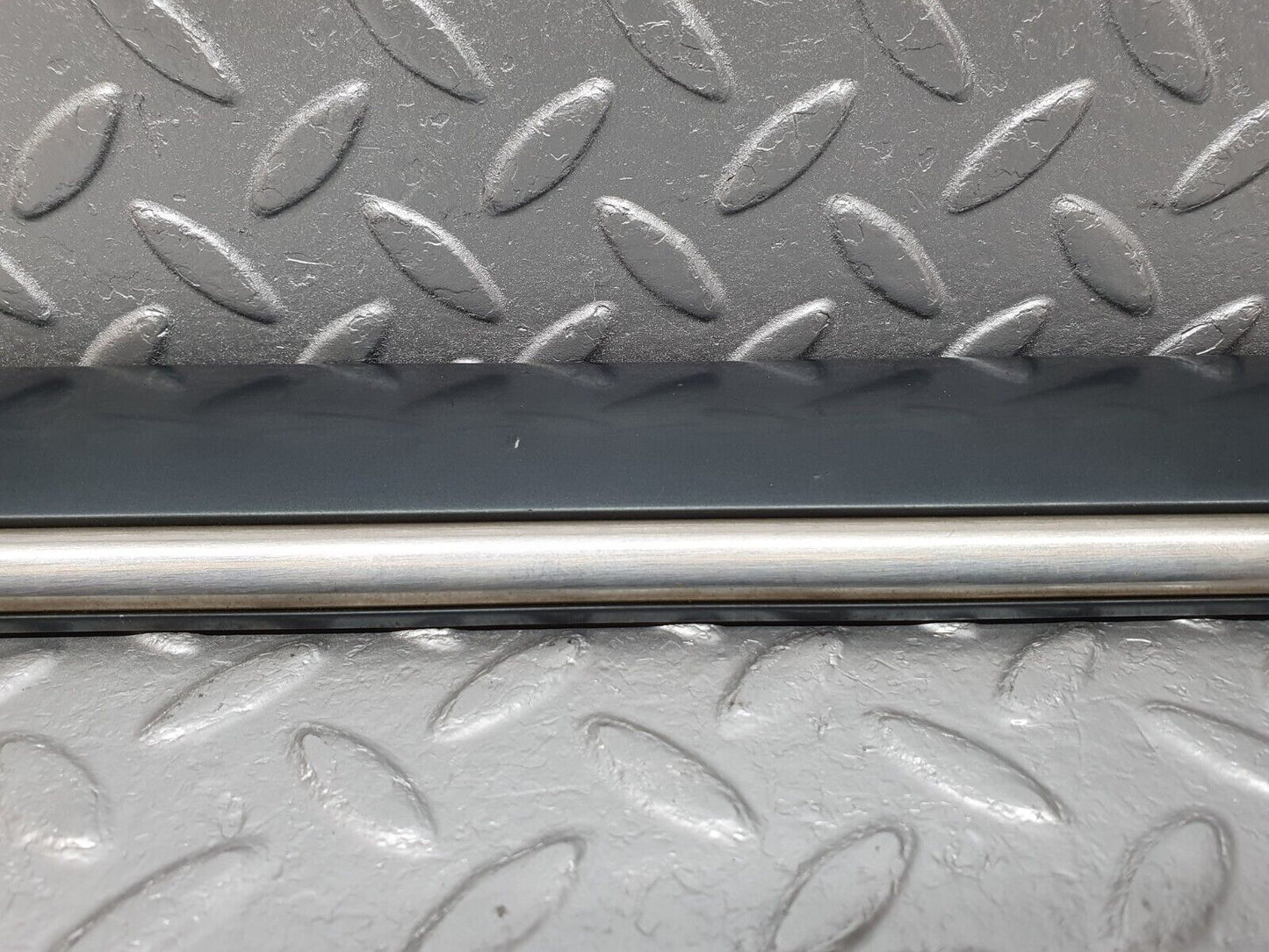 41806 Mercedes-Benz W202 C200 Rear Right Door Centre Moulding Trim 2026909862