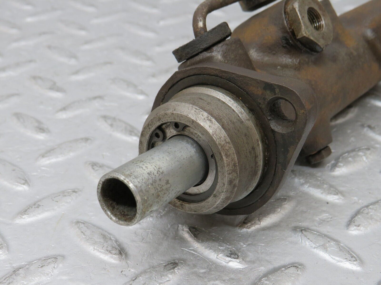 35734 Mercedes-Benz W108 Brake Master Cylinder
