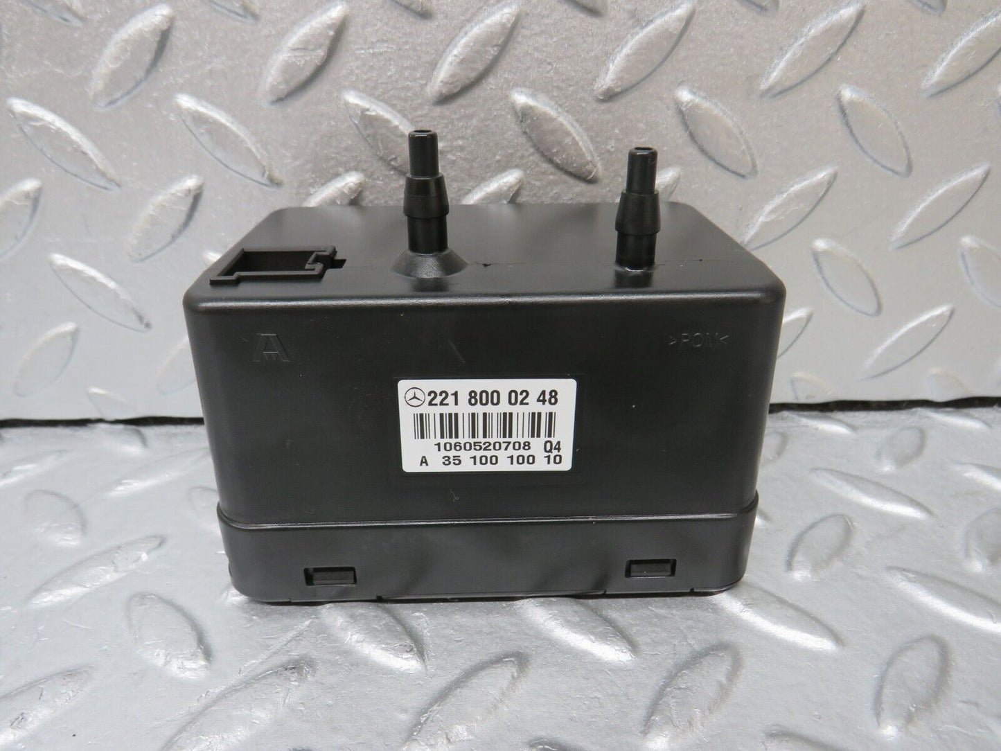 35221 Mercedes-Benz W221 Central Locking Pump 2218000248 2218000035 2218000018