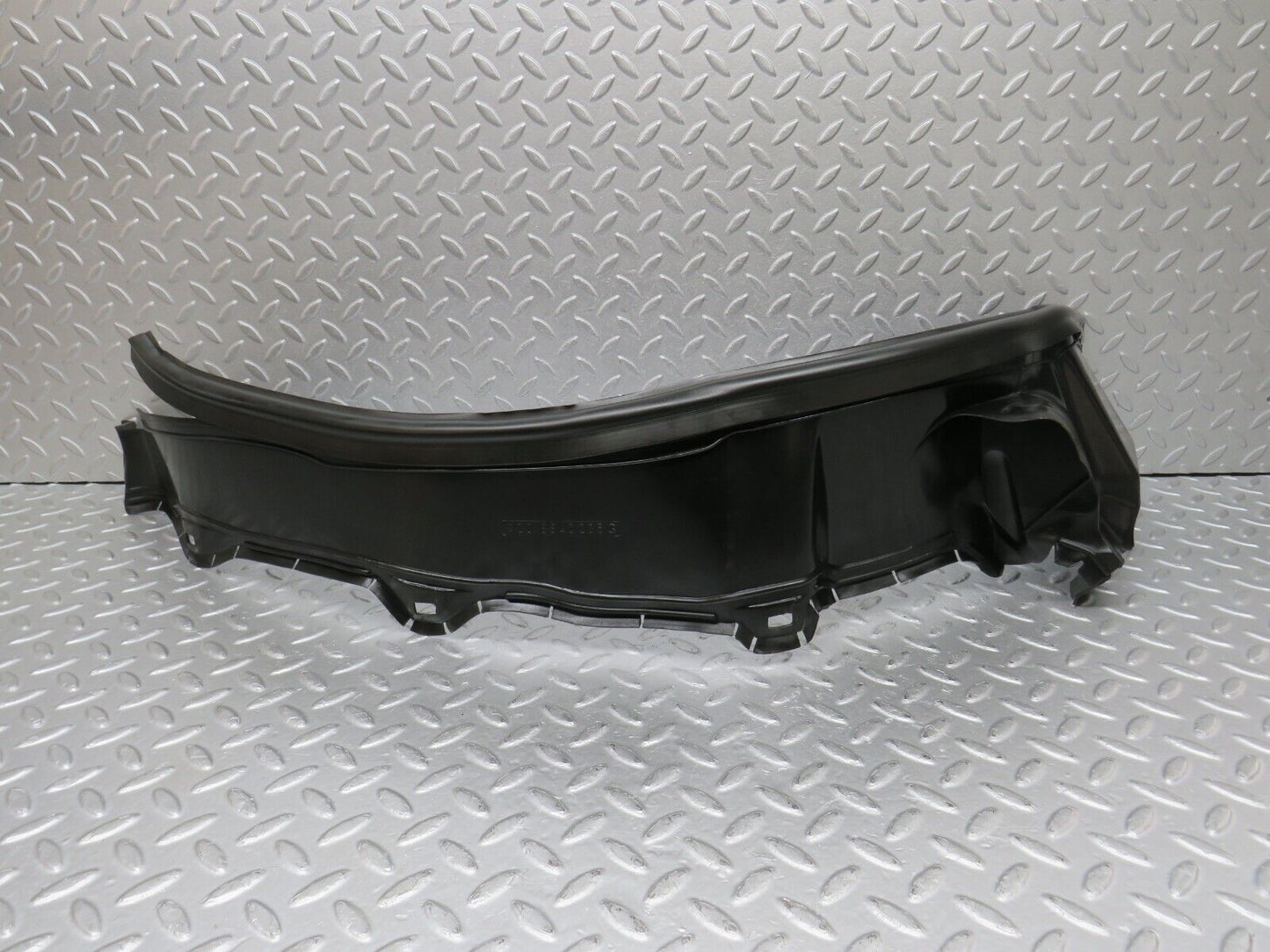 39024 Mercedes-Benz W201 190E Inner Mudguard Panelling Front Right 2018840235