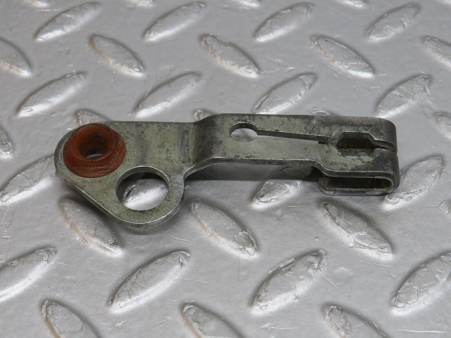 38113 Mercedes-Benz A124 320E Cabriolet Automatic Gearbox Linkage Bracket