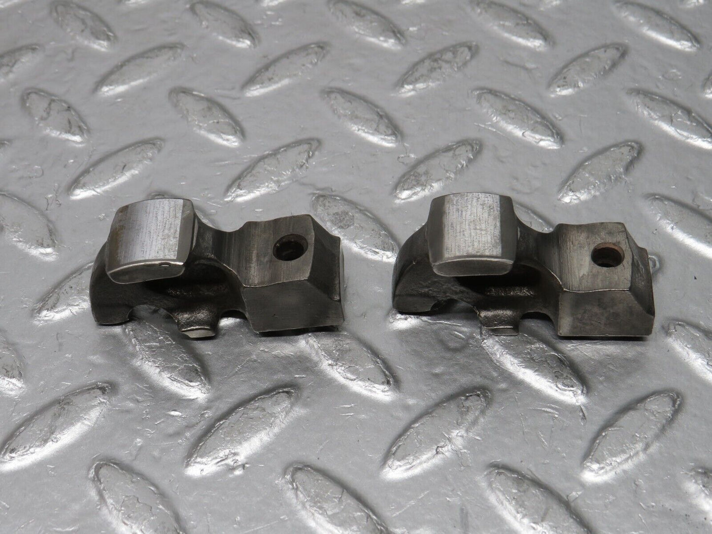 33003 Mercedes-Benz C107 R107 350 V8 Valve Rocker Arm With Spring & Tappet