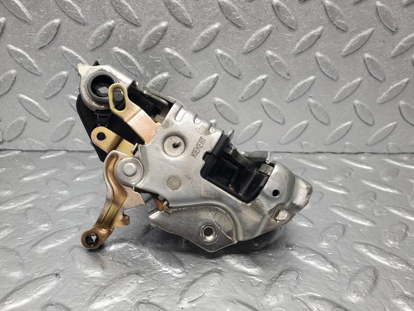 46253 Mercedes-Benz W124 280E Front Right Door Lock Mechanism