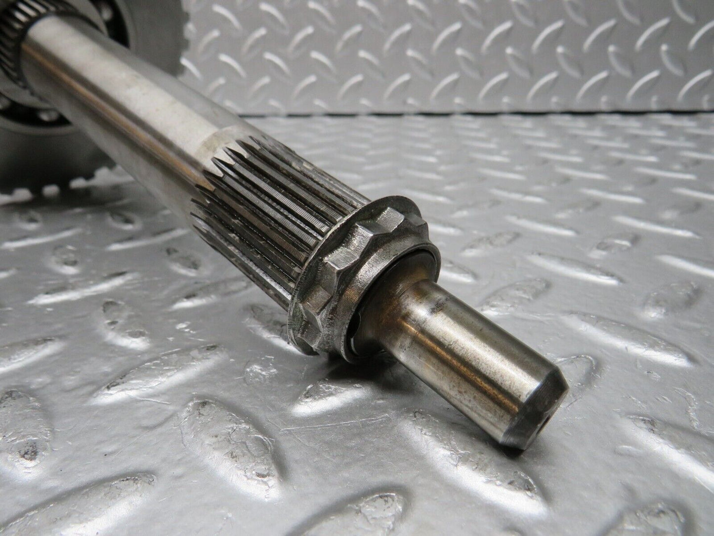 30227 Mercedes-Benz W123 230E Automatic Gearbox Input Shaft 722.122