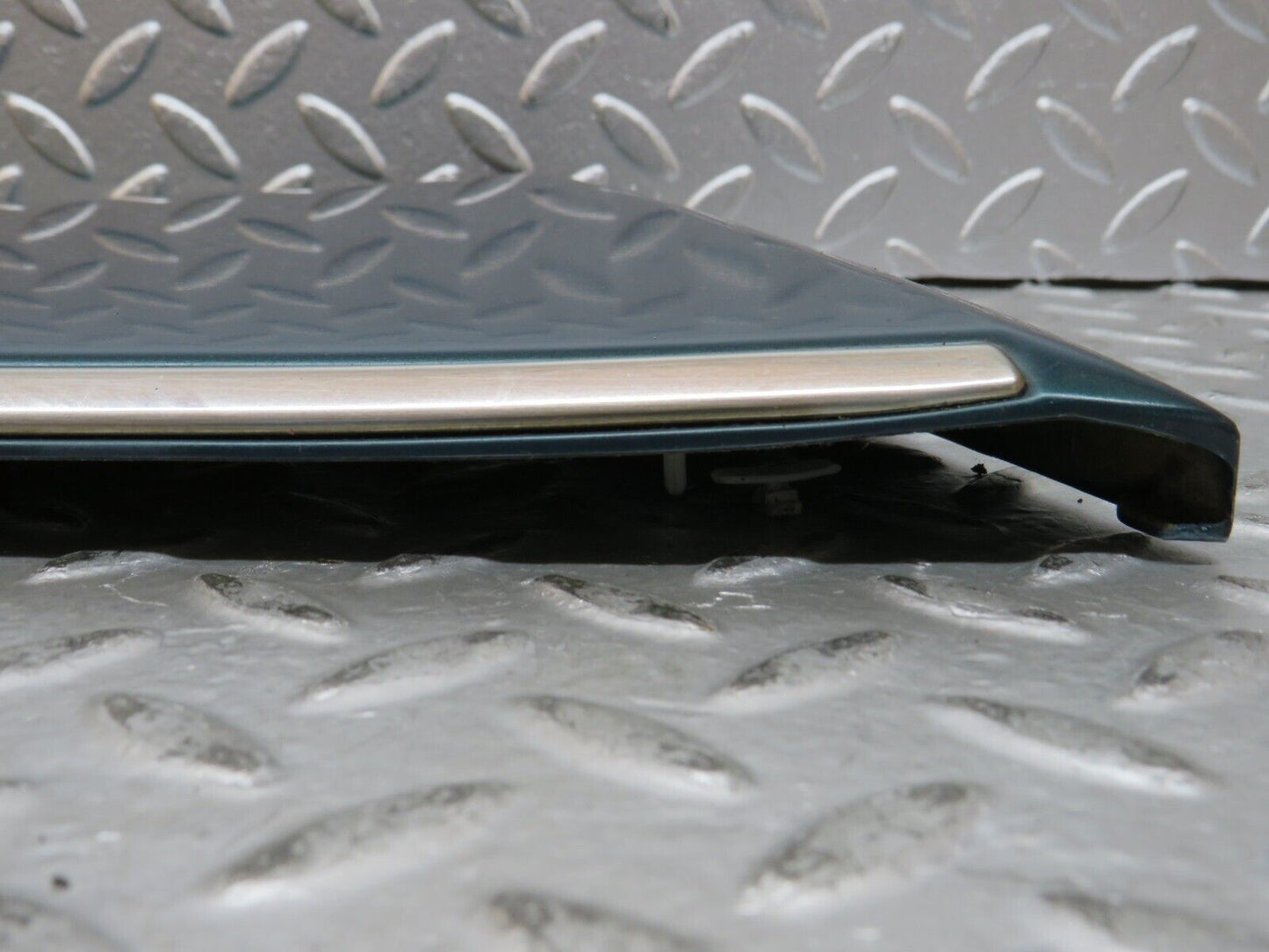27658 Mercedes-Benz S124 300TE Front Left Fender Wing Moulding Trim 1246901340