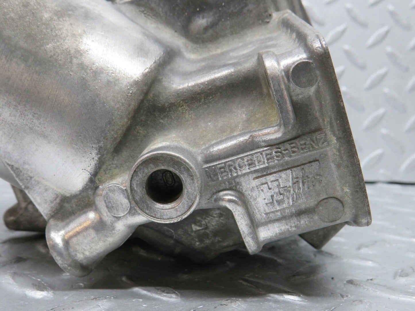 38621 Mercedes-Benz R129 280SL Coupe Oil Filter Housing 1041840608