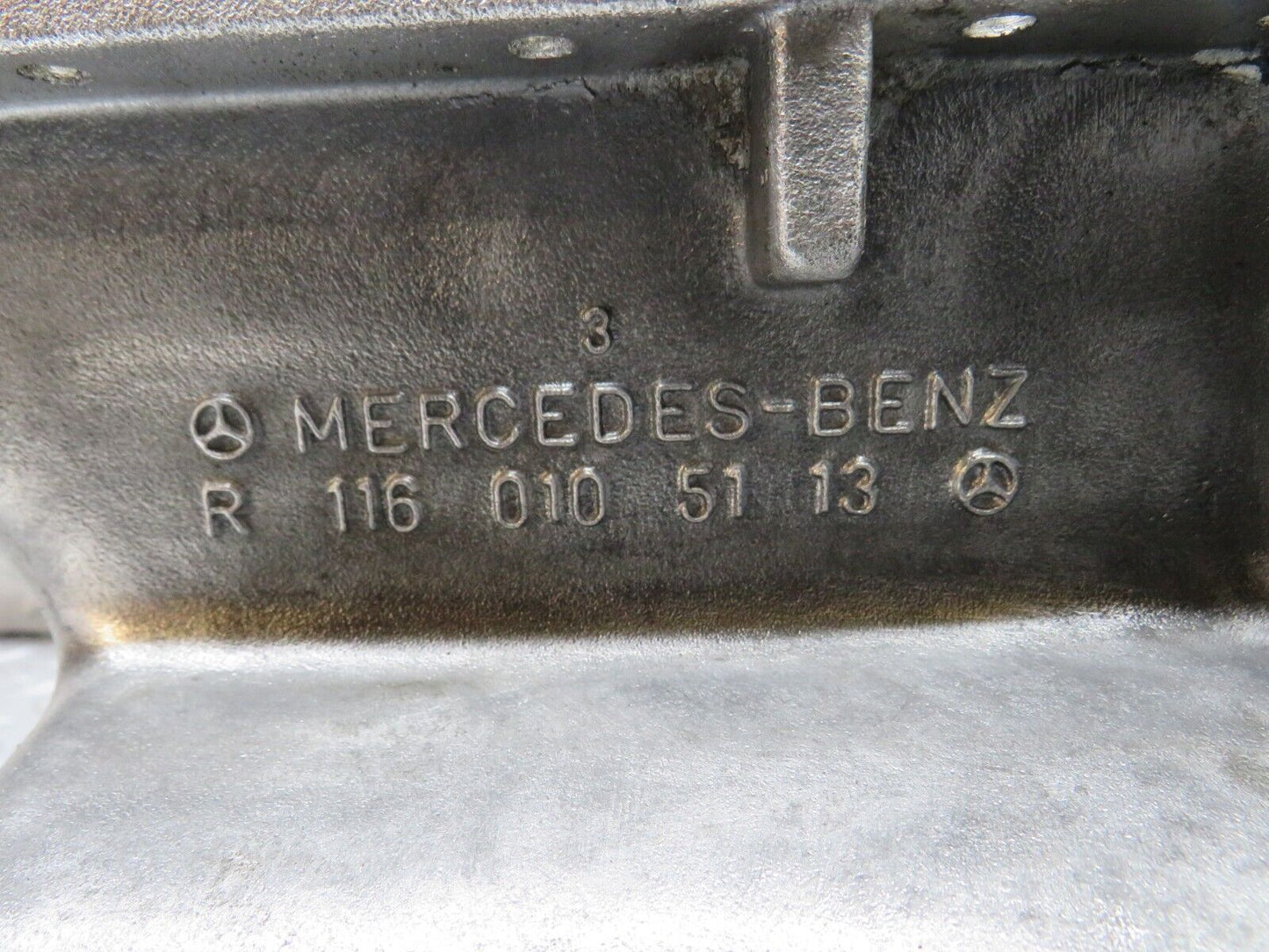 32960 Mercedes-Benz C107 R107 450 V8 Oil Pan Oil Sump 1160105113