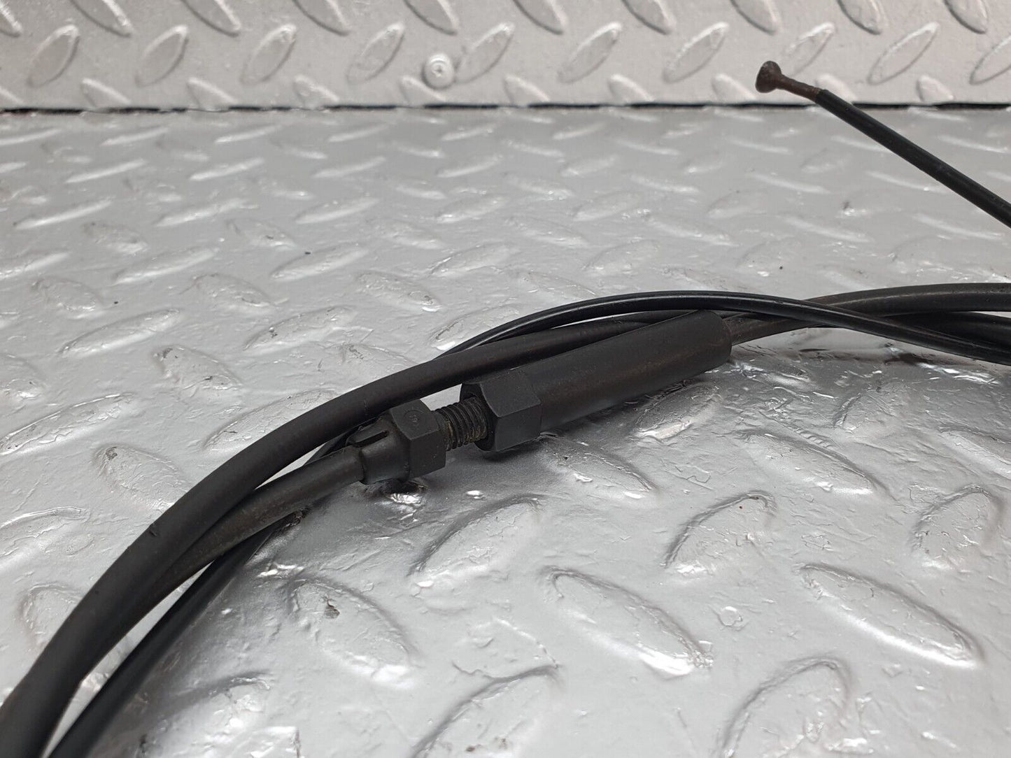 43768 Mercedes-Benz C126 380SEC Coupe Bonnet Release Cable 1269970881