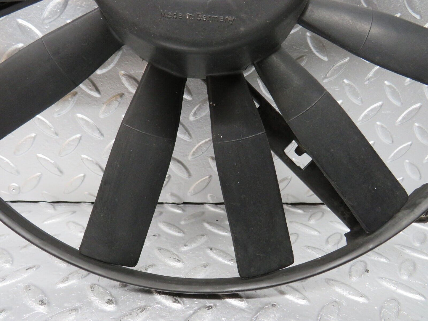 31199 Mercedes-Benz S124 220TE Wagon Cooling Fan Bosch 0005007193