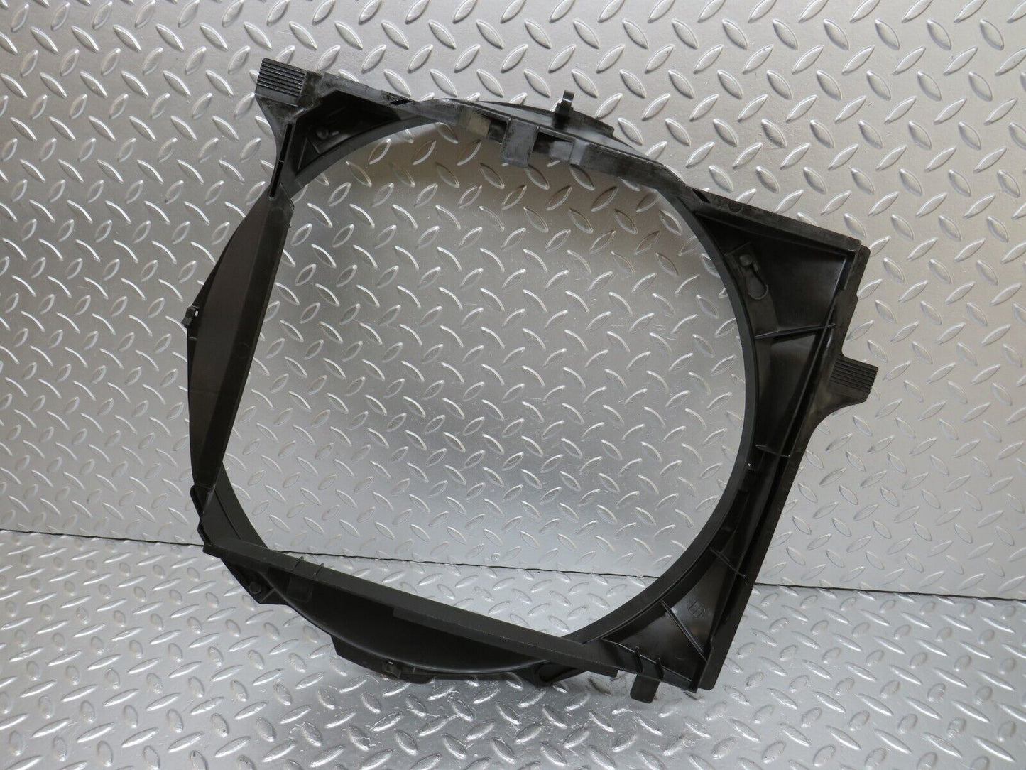 34121 Mercedes-Benz W124 260E Radiator Fan Shroud Fan Cover 1245052555