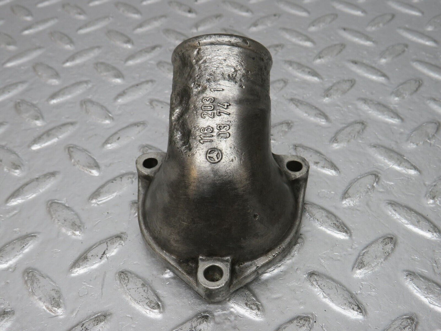 32789 Mercedes-Benz C107 R107 350 V8 Thermostat Housing 1162030374