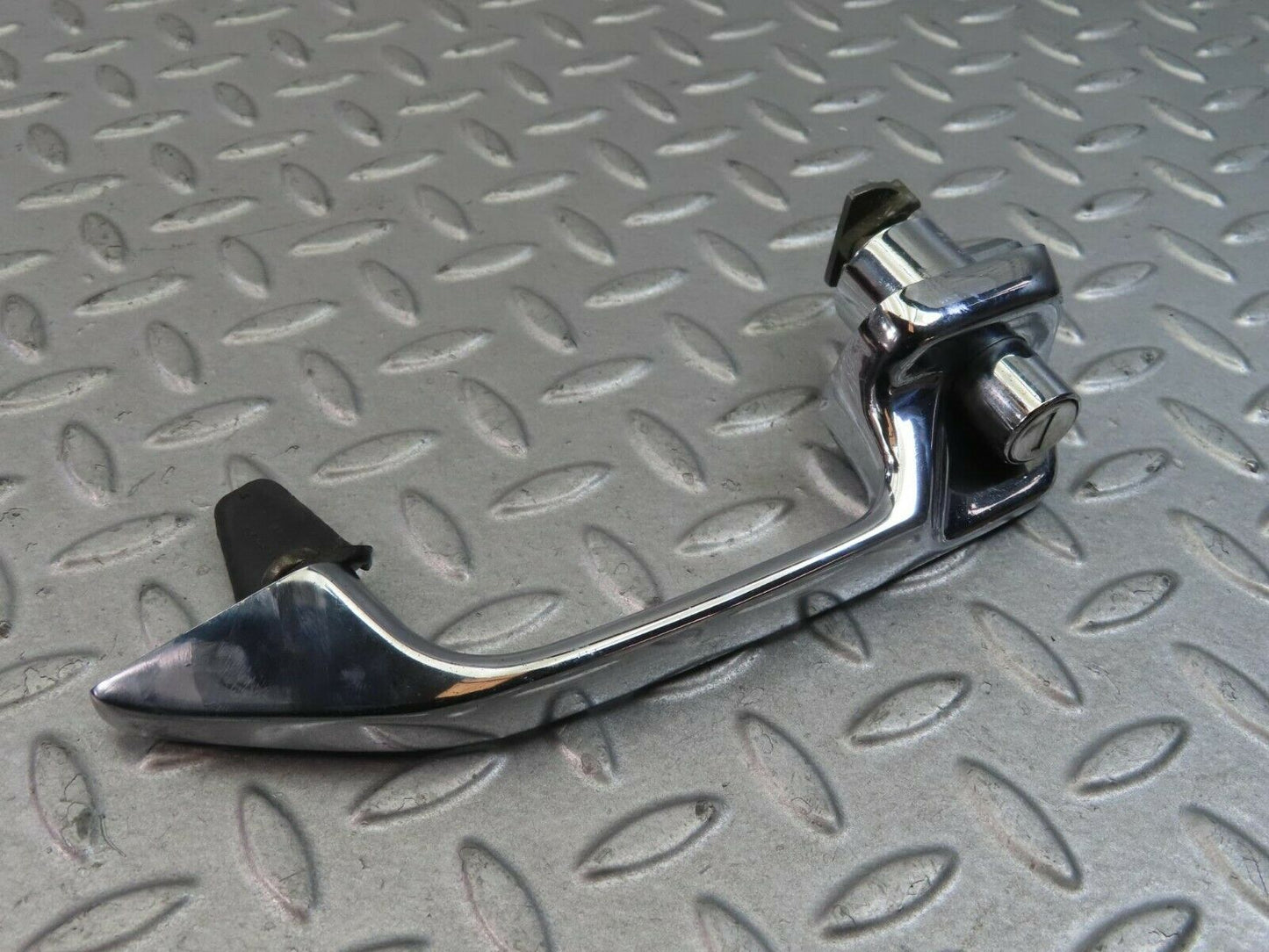 8798 Mercedes-Benz W108 Chrome Door Handle Front Right No Key 1087661401
