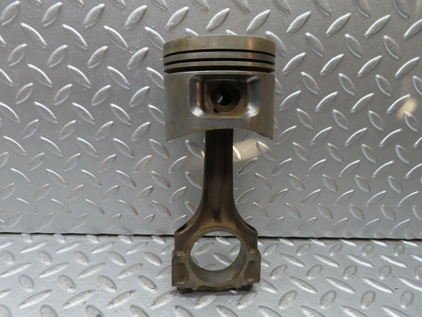 21364 Mercedes-Benz W123 230E Piston With Connecting Rod 95.475 mm