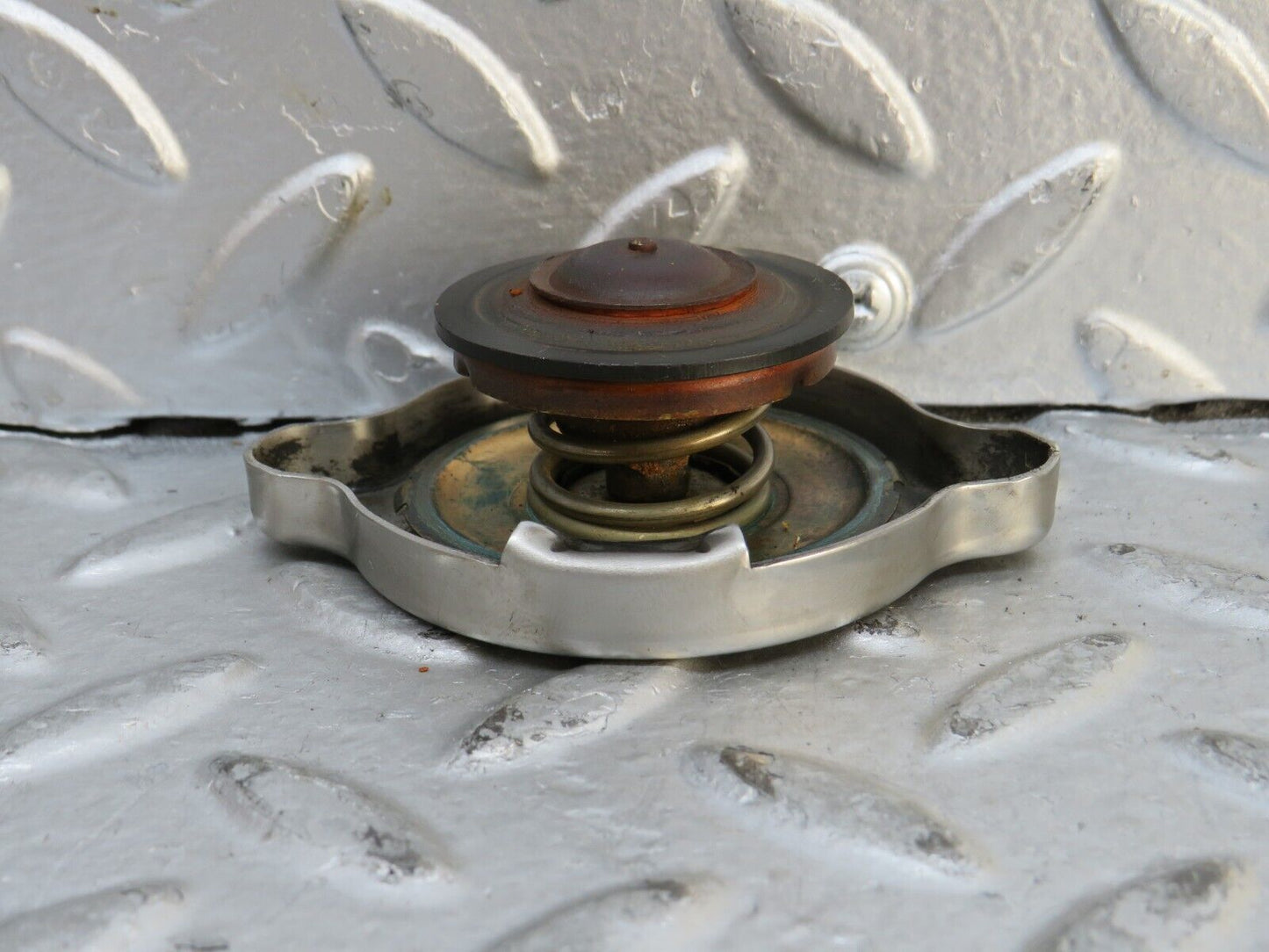 28325 Mercedes-Benz S123 240D Wagon Radiator Cap Behr 1235010015