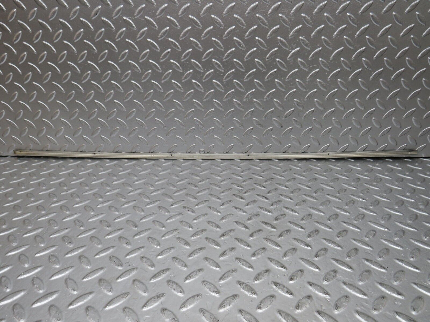 27000 Mercedes-Benz W123 240D Sunroof Chrome Trim