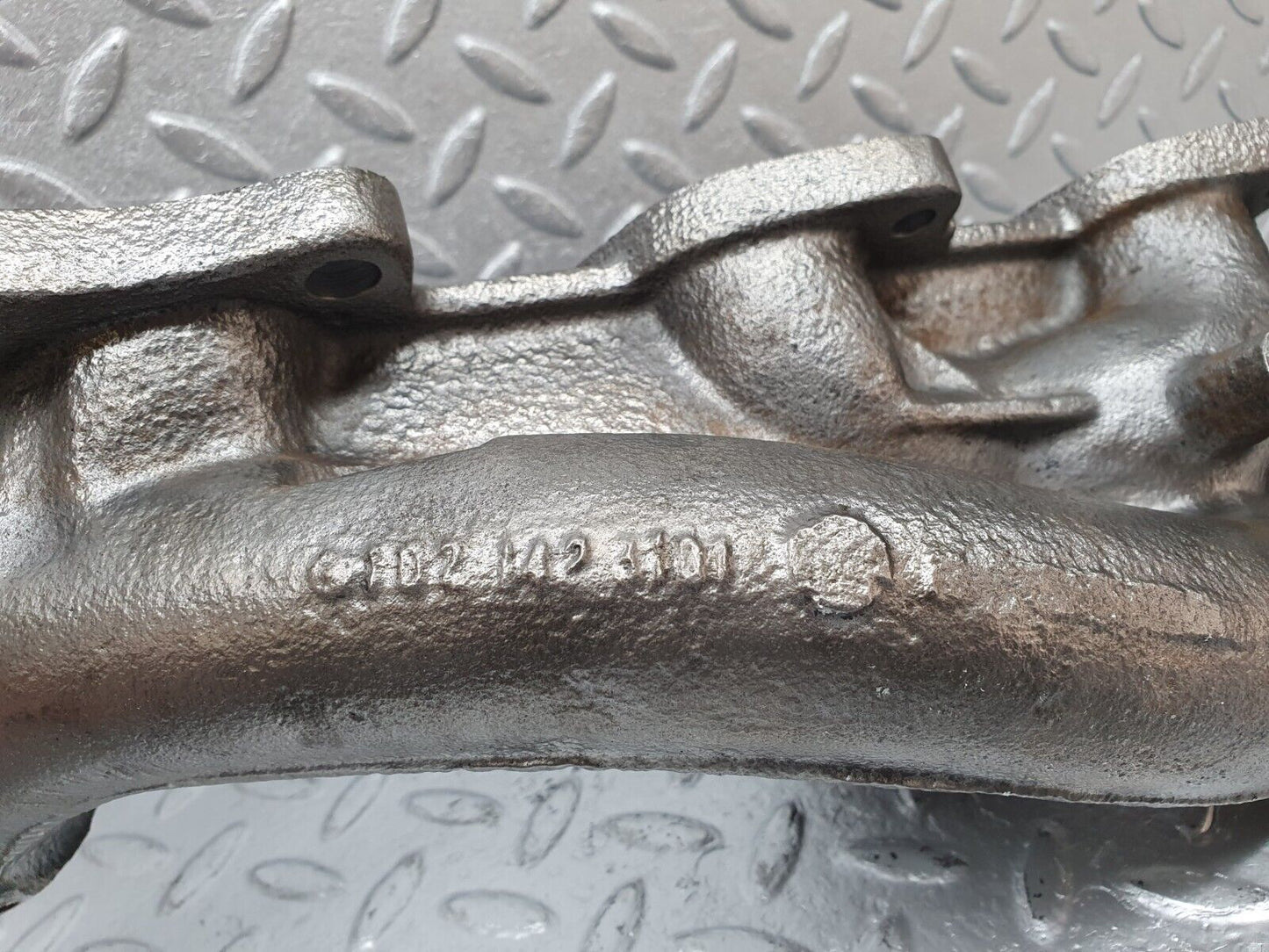 41583 Mercedes-Benz W124 200E Exhaust Manifold 1021423101