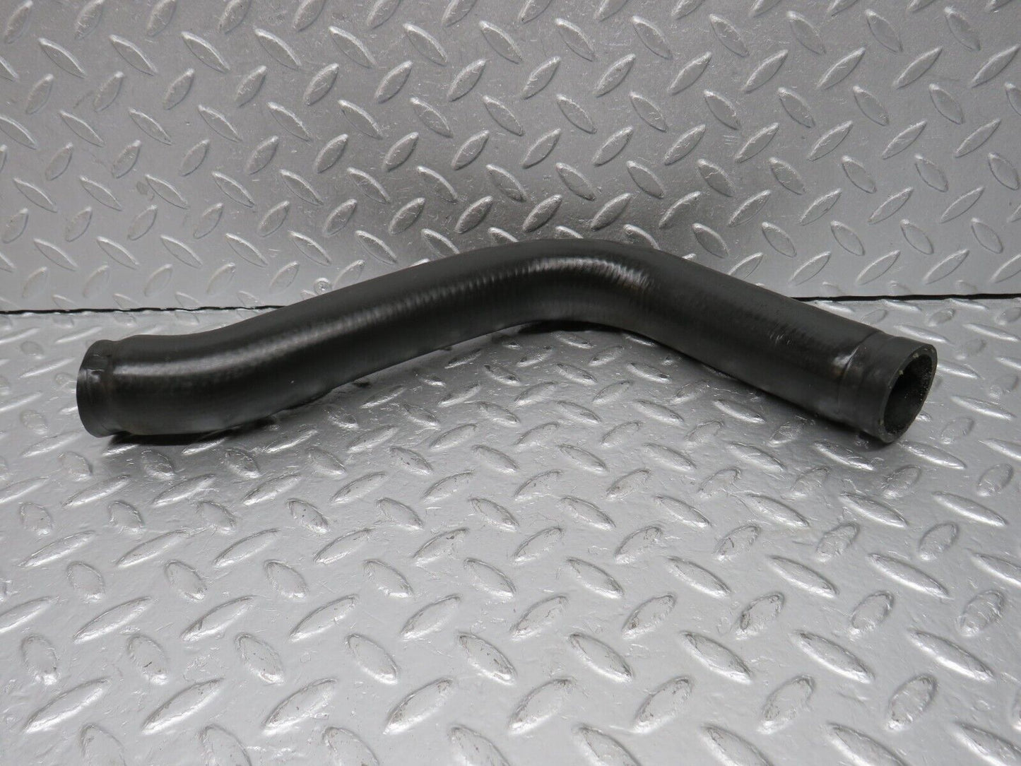 39179 Mercedes-Benz R107 500SL Lower Radiator Hose Pipe 1075011482