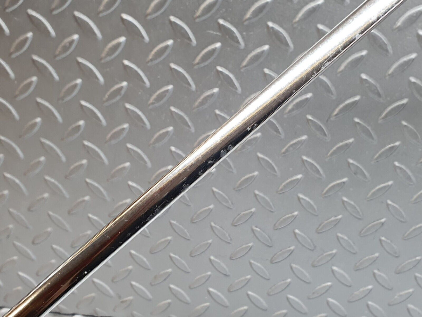 41262 Mercedes-Benz W126 300SE Roof Chrome Trim Left Side
