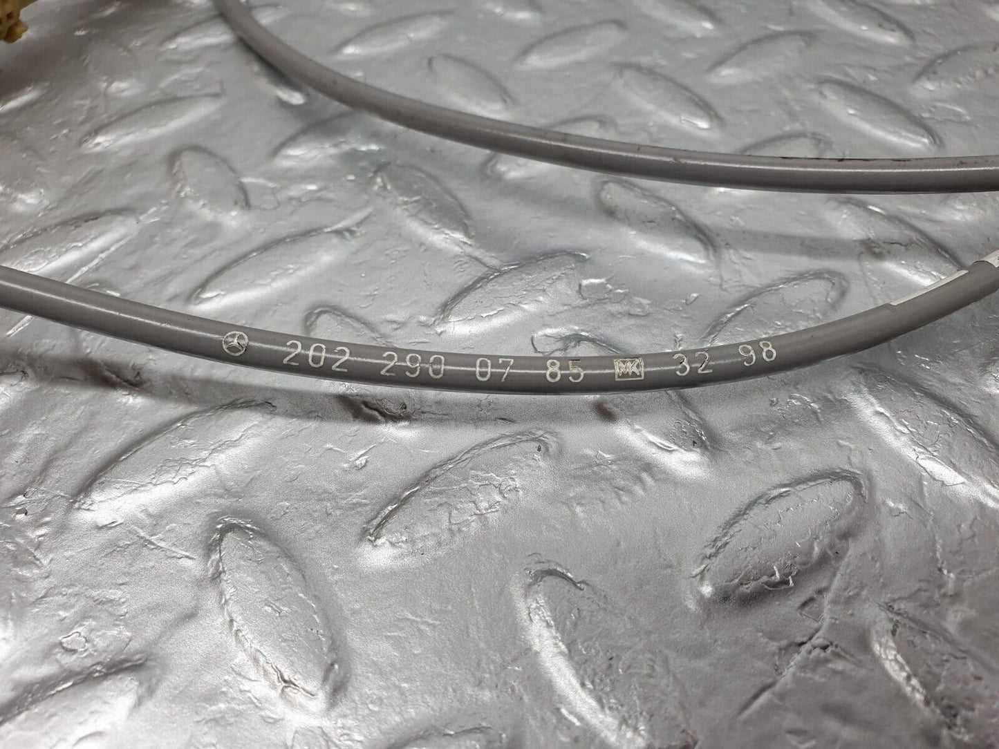 42062 Mercedes-Benz W202 C200 Gearbox Cable 2022900785