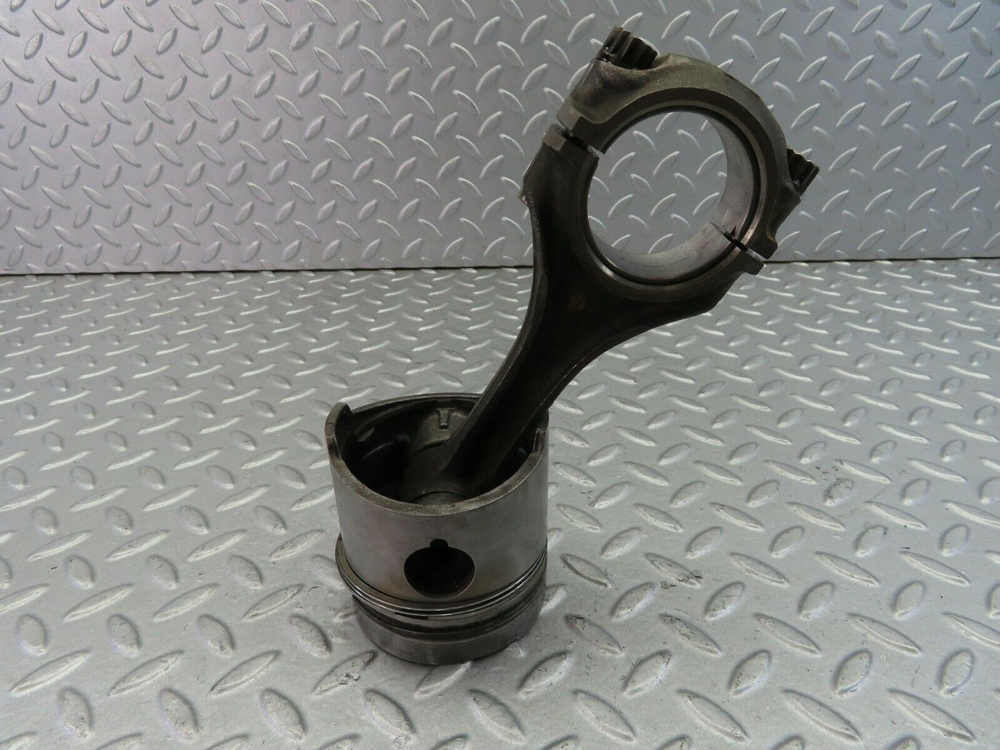 8042 Mercedes-Benz W115 220D Piston With Connecting Rod 87.03 mm