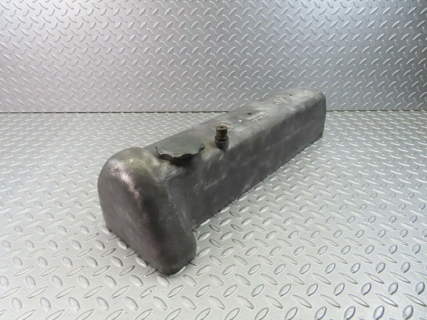 8553 Mercedes-Benz W111 Cylinder Head Valve Cover 1800161505