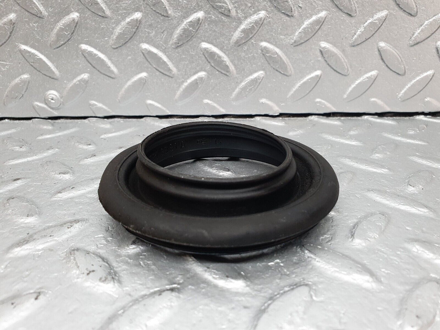 41031 Mercedes-Benz W126 300SE Fuel Tank Filler Rubber Gasket 1239973581